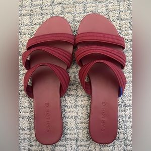 ROTHY’S SANDALS IN SANGRIA